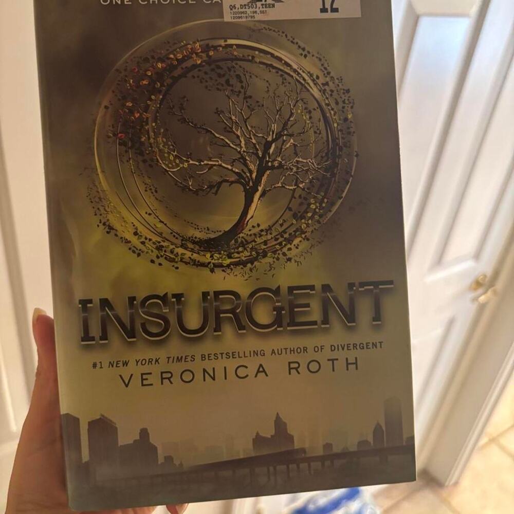Insurgent by veronica roth hardcover